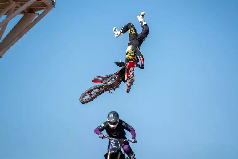 CAMPOS DO JORDÃO sedia etapa internacional de freestyle