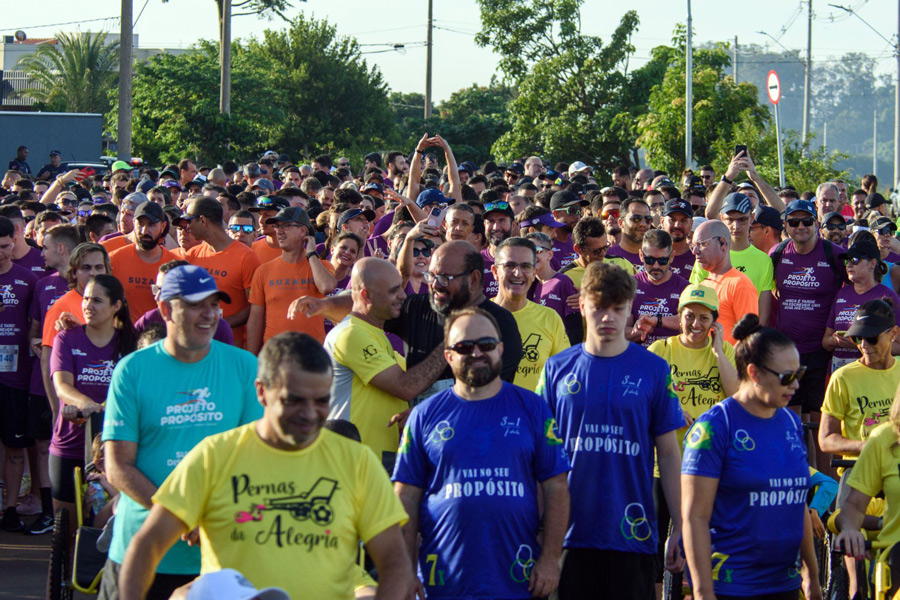 Atletas Tatiele Carvalho, Felipe Bardi e Pepe Fiamoncini celebram aniversário de 150 anos de AMERICANA neste final de semana