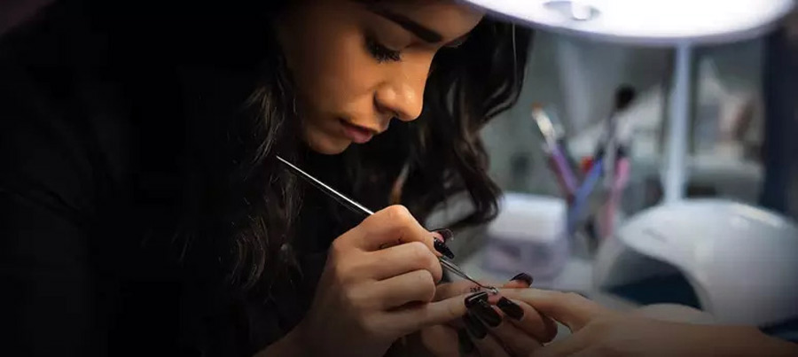 InfinitePay lança curso GRÁTIS para capacitar manicures